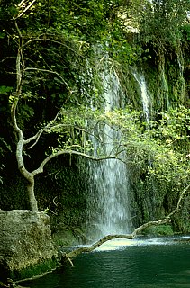 Herrliche Wasserfälle im Naturpark Kursunlu